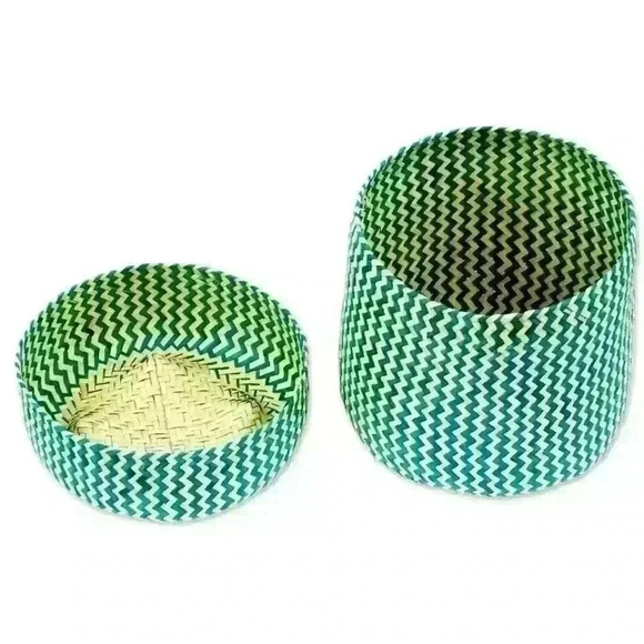 Handwoven Green Blue Basket w/Lid Made of Palm Fibers in Mexico “Tiger in Green” - Picture 4 of 5
